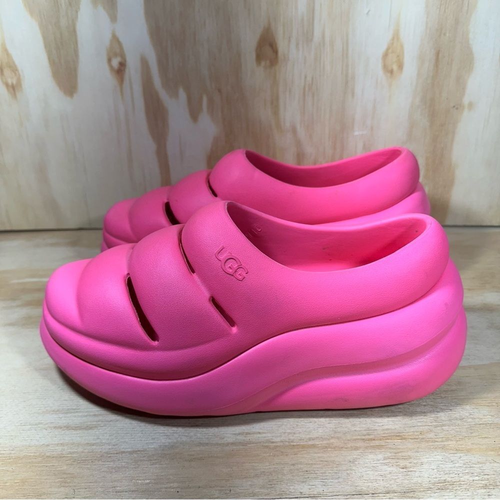 UGG Women's Sport Yeah Hot Pink Women’s Size 10